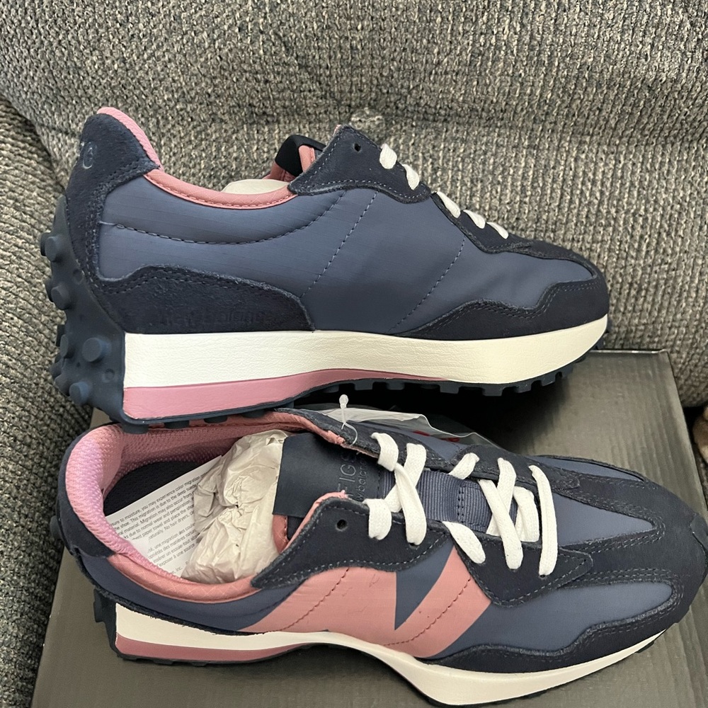 NWT Figs New Balance 327 BLUE & PINK size 11.5,12,12.5,13,13.5,14.5WUNISEX